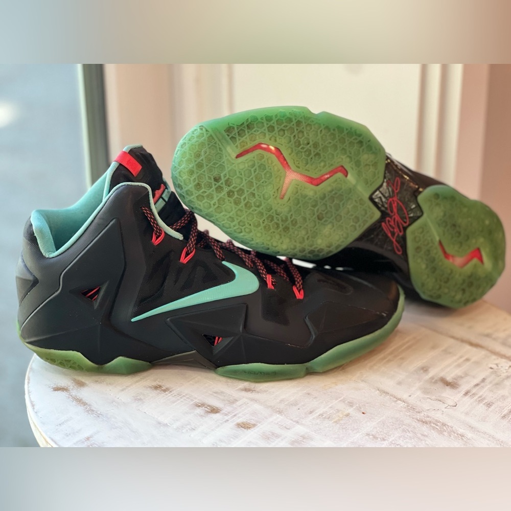 Nike LeBron 11 Diffused Jade Size 10 Basketball Sneakers
